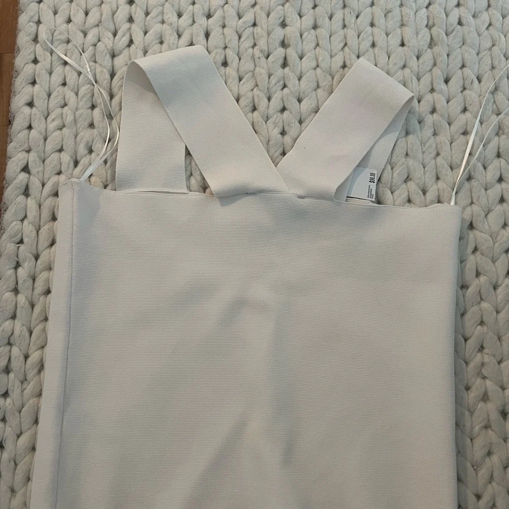 NWT House of Harlow Cream Top - Picture 2 of 2